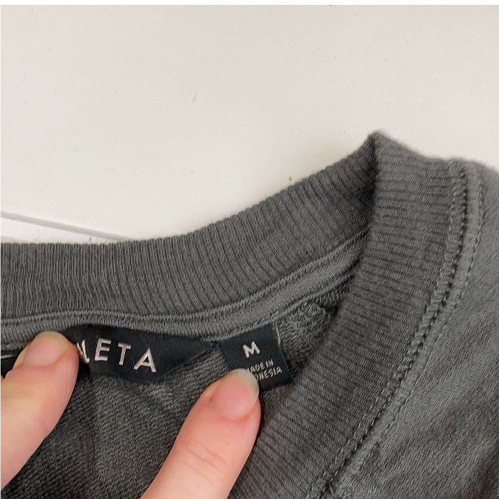 Athleta Criss Cross My Heart Lightweight Pullover Sweatshirt Gray‎ Size Medium - Picture 5 of 7
